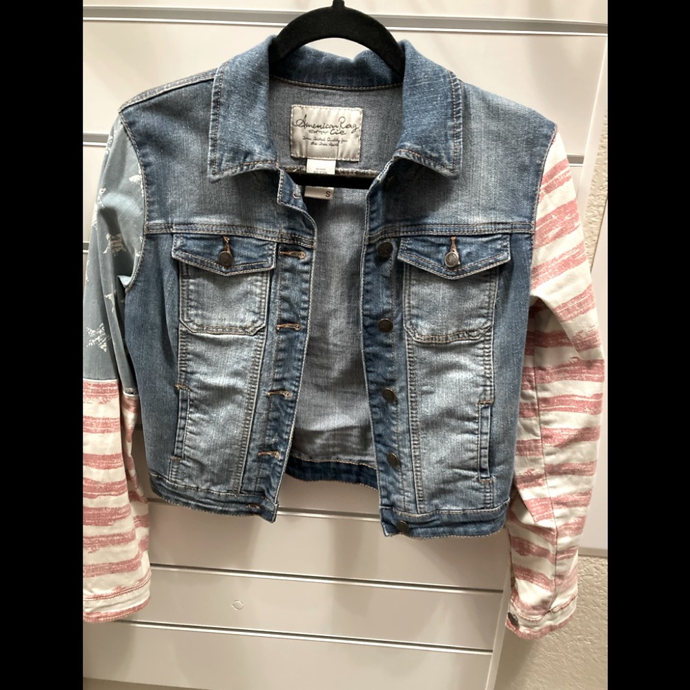 American Rag Distressed Crop Jean